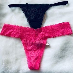 VICTORIA’S SECRET (2) THONG PANTIES~NWT SIZE L!😍